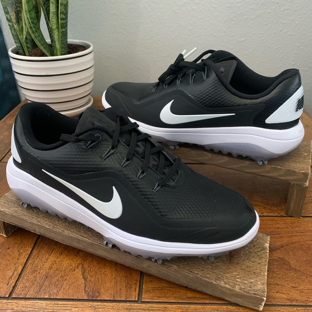 Nike Black and White Athletic Shoes